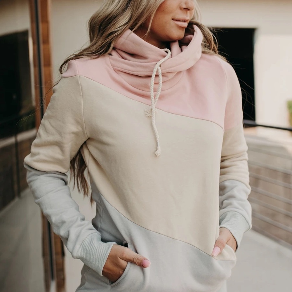 Ampersand Ave single hoodie size small